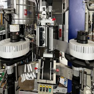 China High Precision 3300*3600*2500mm Hot Melt Glue Labeling Machine for D.50-104mm H 140-325mm Containers with 38kw Power wholesale