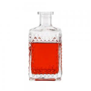 China Customied Square Carved Glass Reed Diffuser Bottles with Whiskey Vodka Wine Bottle Color supplier