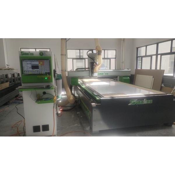 Vitesse d'usinage CNC à profil d'aluminium avec centre d'usinage CNC à 5 axes à 60 m/min Vitesse de traitement