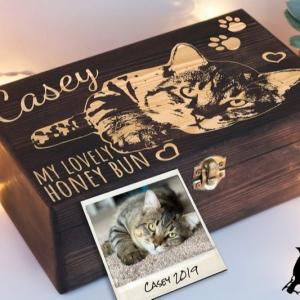 China Engraved Wood Memory Pet Gift Boxes Pet Portrait Box 9.5x5.5x3.5 in supplier
