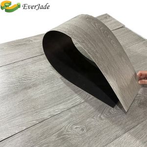 China Everjade impermeável auto-aderente Planck Lenolium Lvp Lvt piso perfeito para as necessidades supplier