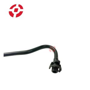 China Engine coolant overflow hose for Land Rover Expansion tank PIPE OE LR135919 Overflow hose pipe wholesale