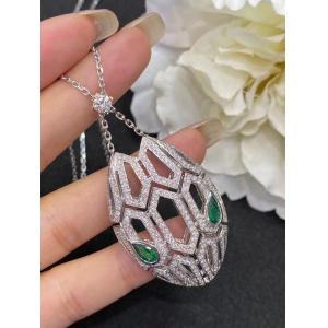 China Luxury Wedding 18K Gold Diamond Necklace Custom Jewelry Pendant supplier