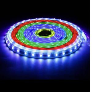 China 5050 24V IP65 RGB RGBW LEDストライプライト 柔軟性60Leds/M 高功率LEDライト supplier