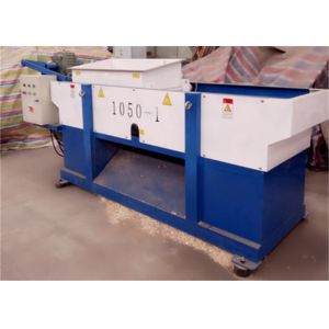 China Um moinho de madeira dos aparas de madeira da máquina do triturador da linha central 1700kg 300kg/H supplier