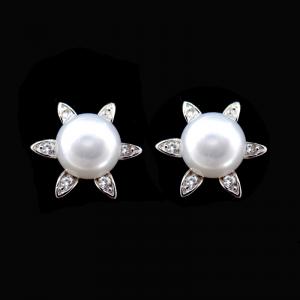 China Little Stone 925 Silver Natural Pearl Earrings Simple And Romantic Size 10 X 10 MM supplier