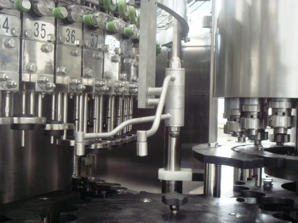 Machine de remplissage carbonatée de boisson liquide de jus de l'eau de seltz