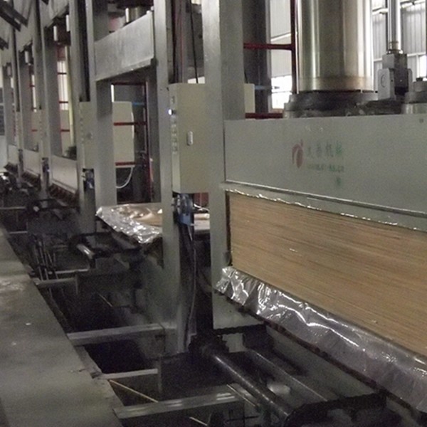 China 復元された木材ファニヤーの新しいデザイン フェニックス尾の形 オブス-L8281n/858n ホテルの装飾のための赤色 0.45mm wholesale