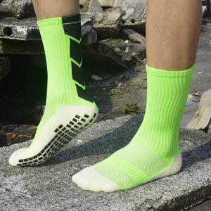 China Custom Football Anti-Slip Tidal Current Man Medium Tube Socks with 70%Nylon Material supplier