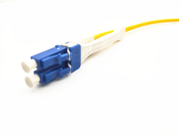 Single Mode Duplex Fiber Optical Patch Cord LC Switchable Uniboot Customized Length