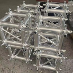 China No Rust 6082 Aluminium Stage Truss 2m Length 500kg-2000kg Load Capacity wholesale