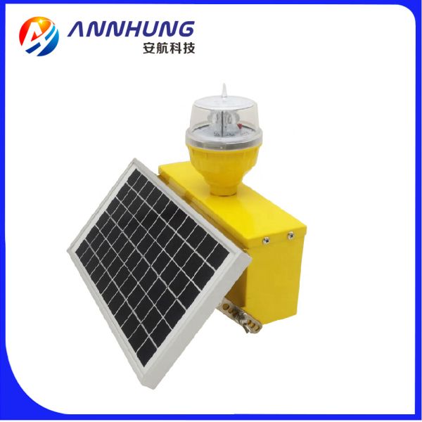 12V Solar Aviation Obstruction Light with 360 Horizontal Output and 10 Years Plus Life Expectancy