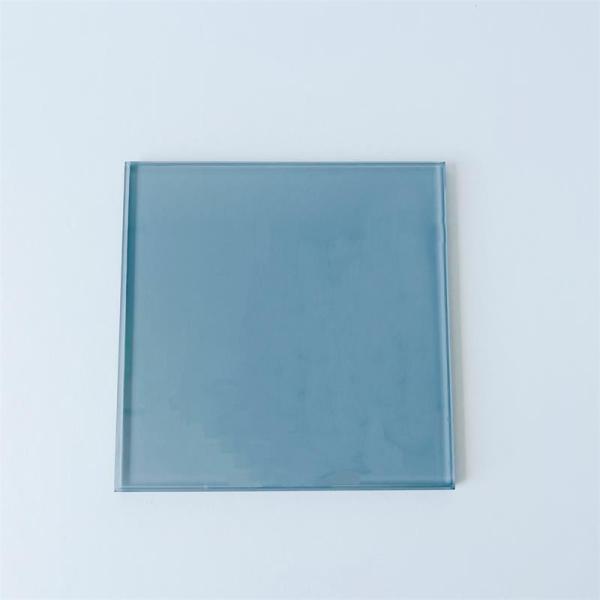 Vidrio templado gris de 5 mm para mesa, tabique y ducha.