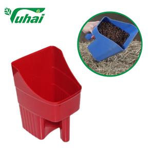 PP Feeding Hopper Large Capacity Plastic Feeding Scoop For Horse Hay Feeder Cattle Feeder