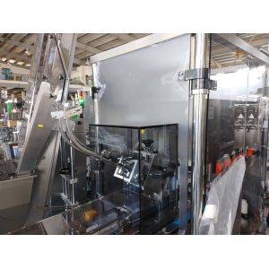 China QuickSeal Automatic Screw Capping Machine 180 Bottles/Min 50Hz Frequency wholesale