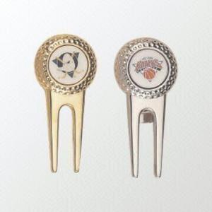 China Golf Divot Tools with Space for Magnetic Ball Marker, Customized Designs are Accepted wholesale