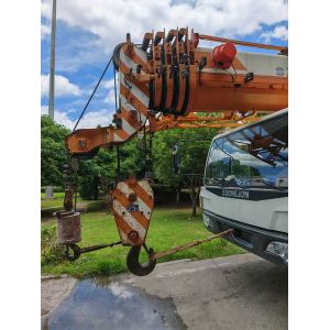 China Excelente estado de funcionamiento 2014 Zoomlion QY25V5 Grúa usada con gancho de 25t Brazo principal 40 metros Brazo auxiliar 8 metros Contrapeso 7.2 toneladas wholesale