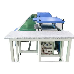 China 十分に自動複数の色ポリ塩化ビニール ゴム製車のマットは上部の作成機械およびスリッパに蹄鉄を打つ wholesale