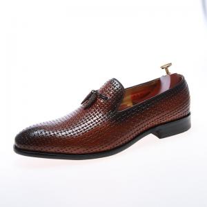 China British Style 3D Embosses Mens Leather Dress Shoes brown Pointed Toe supplier