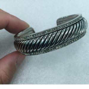 (B-04) Design jewelry fahsion Sculpted Cable Cuff Bracelet with crystal bracelet
