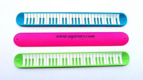 New design Silicone Slap Ruler Bracelet, color Silicone Snap Bracelet Ruler,free