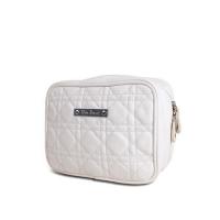 Custom PU White Leather Quilted Makeup Bag Toiletries Carraier Zipper Closure