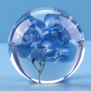 China Business gift Flower Resin Ball , Crystal acrylic paper weight supplier