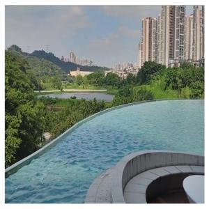 China AUPOOL Acrylic Fibreglass Material Swimming Pool with Spa Massage and Acrylic Window supplier