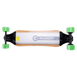 China Matériel électrique à télécommande fait sur commande d'érable de Longboard avec de doubles moteurs de hub supplier