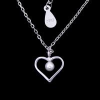 China Minimalist Style Heart Shaped Necklace / 925 Silver Jewellery Pearl Chain Necklace on sale