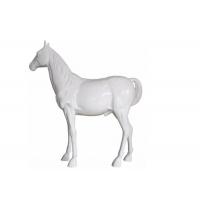 La escultura al aire libre moderna de la fibra de vidrio del caballo blanco pintó de tamaño natural