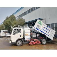 China 7.5m3 Howo Vacuum Sweeper Truck For Airport / Street Cleaning Service on sale