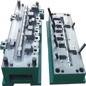 China Customized Auto Radiator Plastic Tank Injection Mold with 100,000+ Tanks Life 45#/50#/P20 Material and 3D Design wholesale