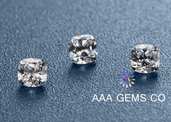 OEM形を切る白く緩いMoissaniteのダイヤモンド4.5mmのクッション