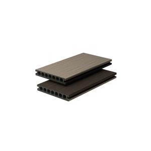 China 破片の合成のDeckingの屋外の空のWpcの自由なスリップ防止おおわれた空のDecking supplier
