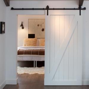 Modern HDF Barn Internal Wooden Sliding Doors 214cm 6 Layers PU Painting