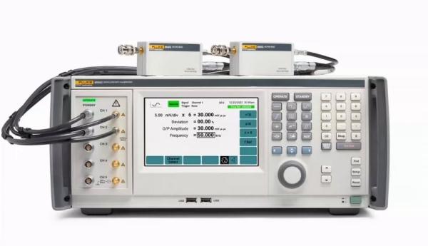 High Performance 9500C Fluke Oscilloscope Calibrator 3.2 GHz  Multi Function