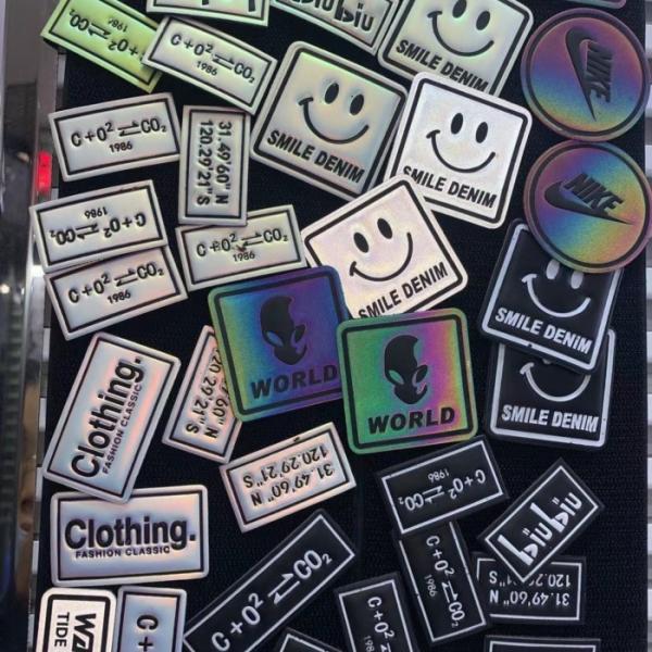 Reflective 3D Heat Transfer Patches OEM ODM Rubber Heat Transfer Labels For Garments