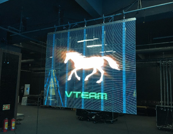 China Slim P1.25 Прозрачное стекло LED дисплей, Led Mesh Screen Плотность пикселей 25600 пикселей / квадратный метр supplier
