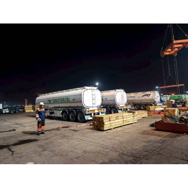 China Carbon Steel Q235B Fuel Tank Semi Trailer with Optional Square Type and 6mm Steel Sheet End Plate wholesale