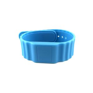 China Open Type Silicone RFID Wristbands Waterproof , NFC 213 Custom RFID Wristbands supplier