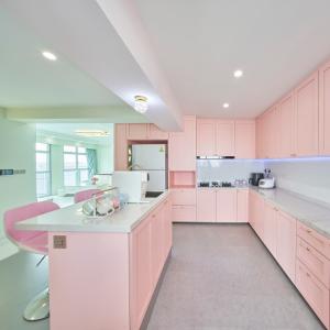 Pink Colour Modular Kitchen Stainless Steel Cabinets Luxury Classic Custom