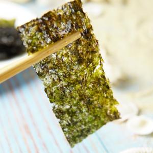 Les casse-croûte rôtis d'algue 100% organique ont grillé Nori Seaweed For Healthy Snacking