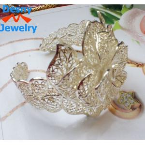 China latest fashion design romantic bride graven big flower charm cuff bridal silver bracelet supplier