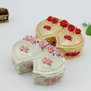 China Double Heart Shape Metal Materials Jewelry Bracelet Box supplier
