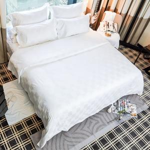 China 100% cotton hotel and home luxury bedding sets white jacquard hotel cotton comforter set bed sheet supplier