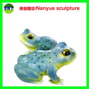 China outdoor garden large frog sculptures statues of fiberglass nature painting supplier