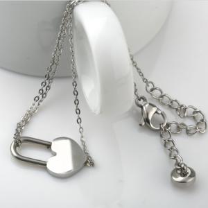 China Fashion Jewelry Stainless Steel Heart-Shaped Bracelet , Love shape lock hand chain supplier