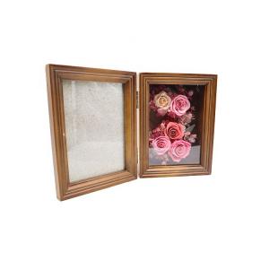 China Wedding Decorations Solid Wood Picture Frames With Preserved Flowers supplier