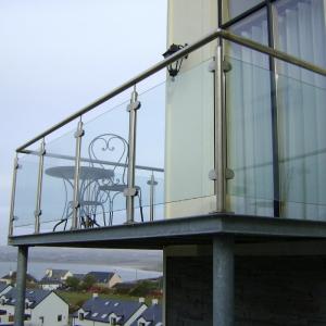 Le verre trempé de bâtiment de sécurité a adapté la clôture aux besoins du client en verre de piscine